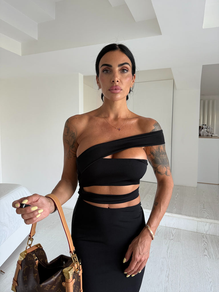 Abito Naomi