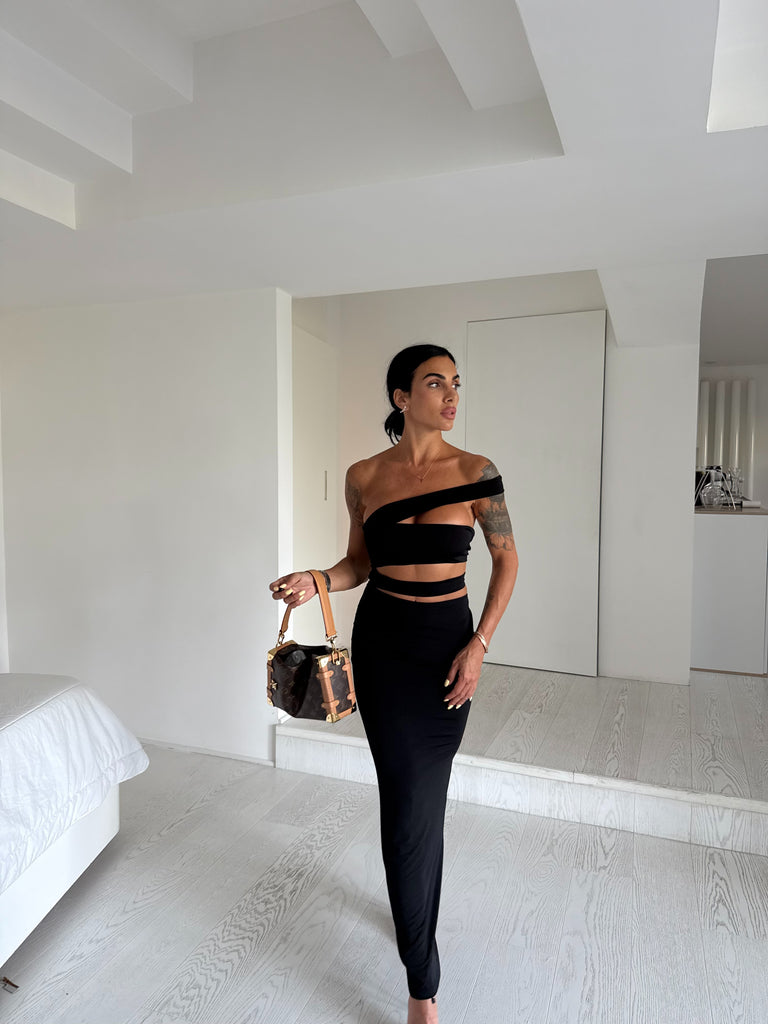 Abito Naomi