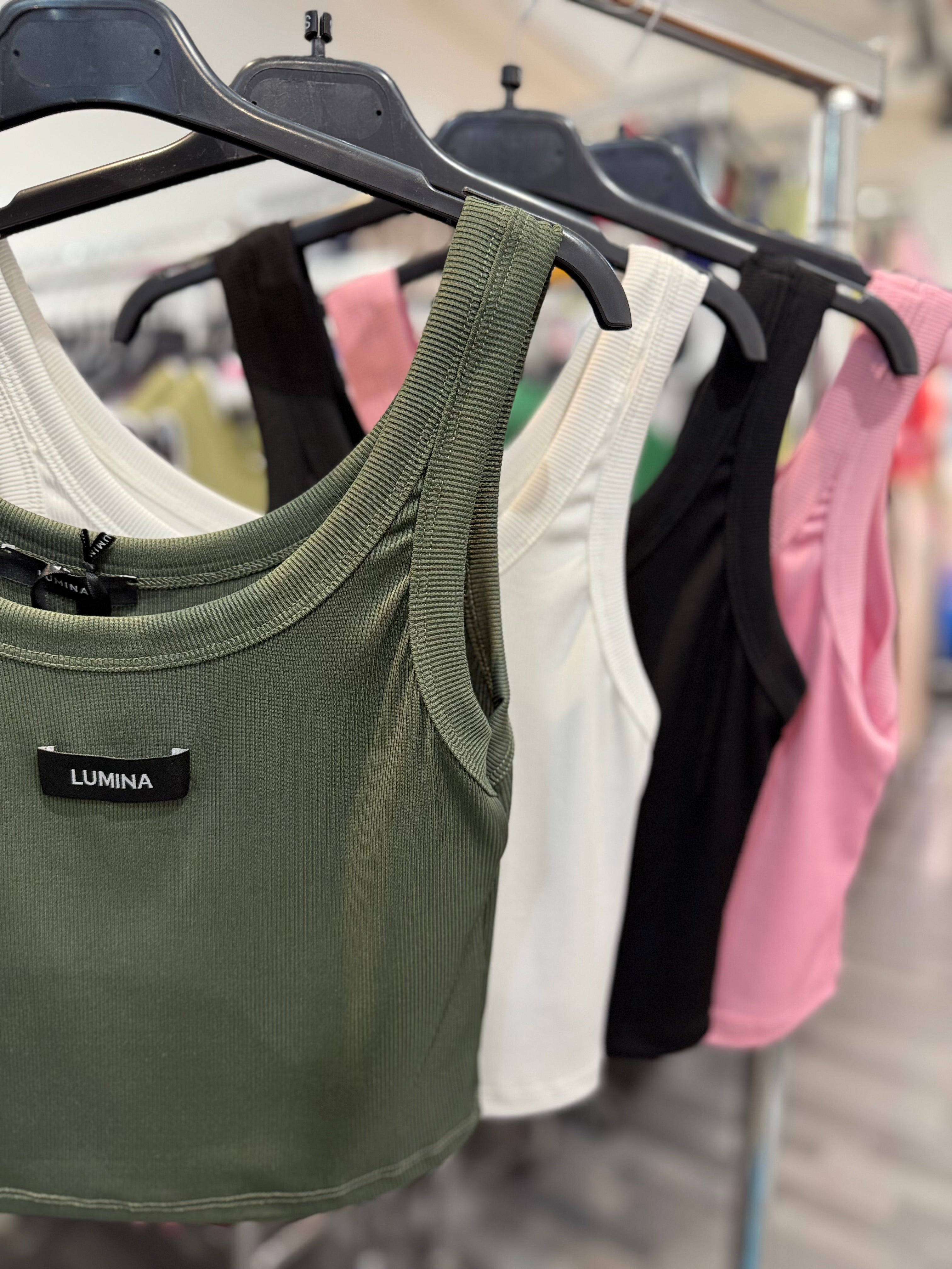 Canotta crop by lumina