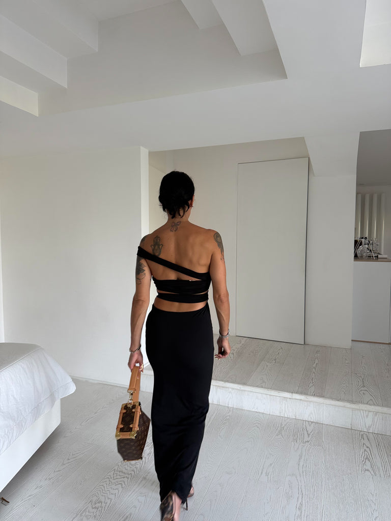 Abito Naomi