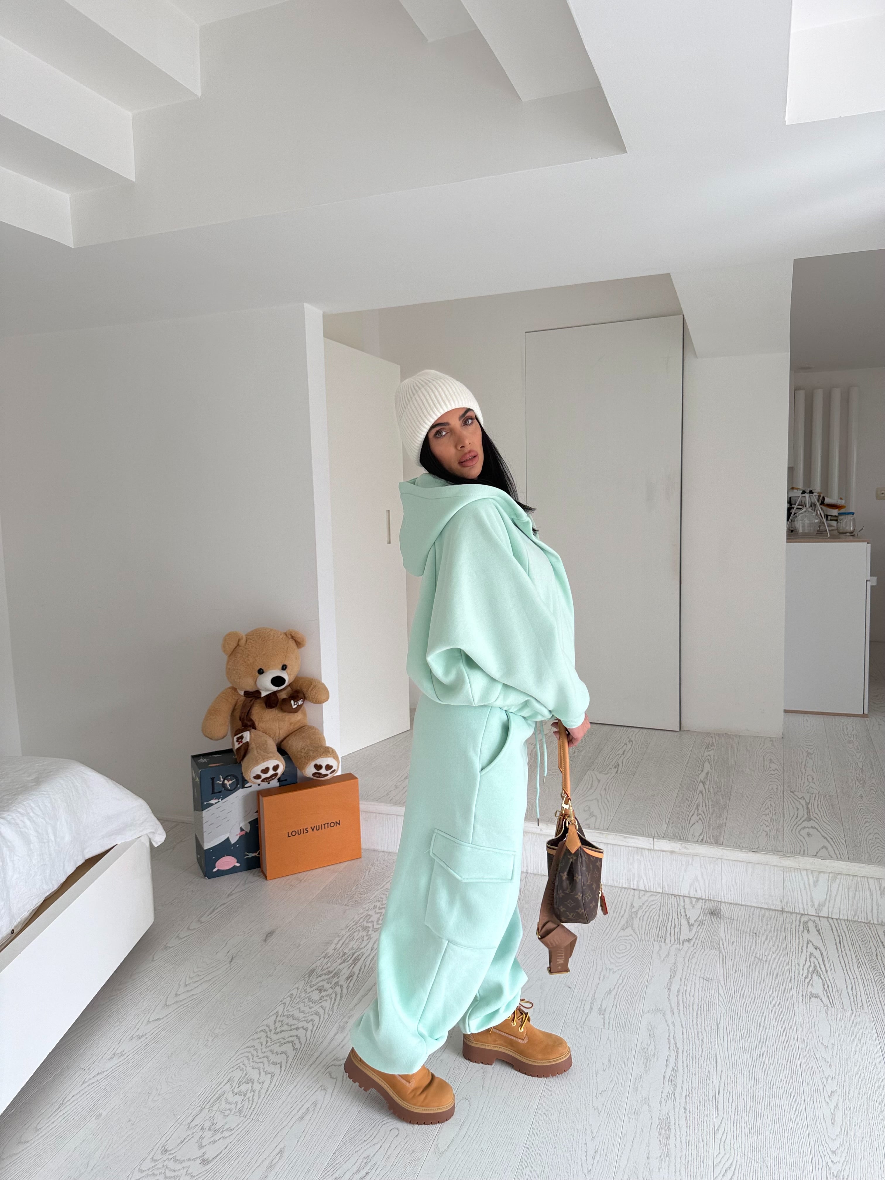 Tuta Menta by lumina