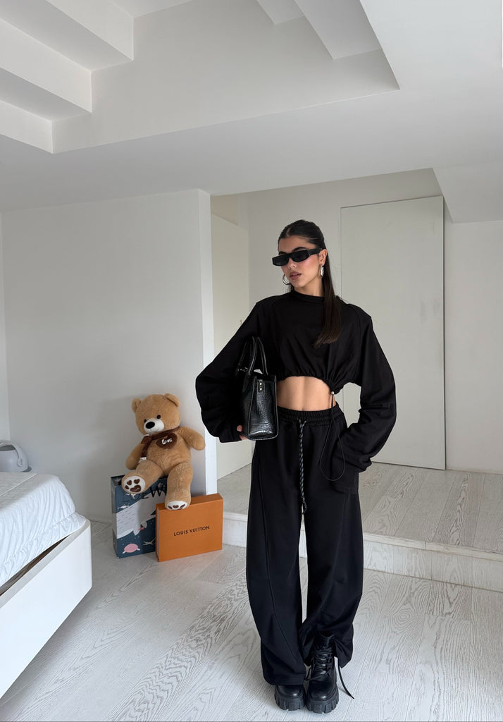 Pantatuta Ila black