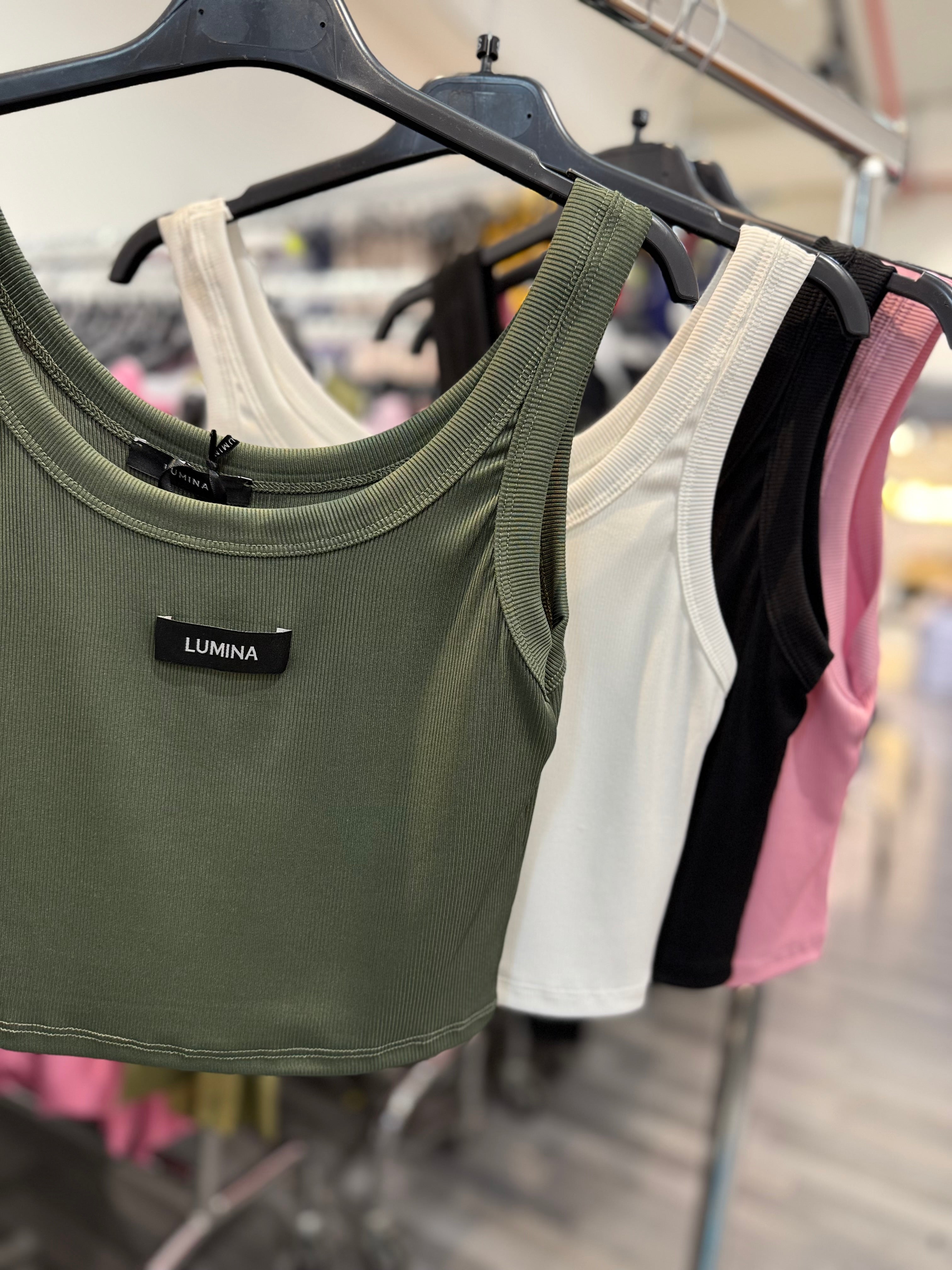 Canotta crop by lumina